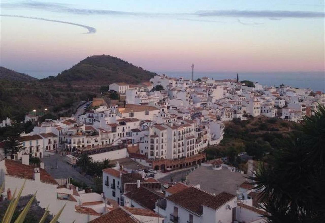 Valparaiso - Burriana Beach Nerja Buitenkant foto
