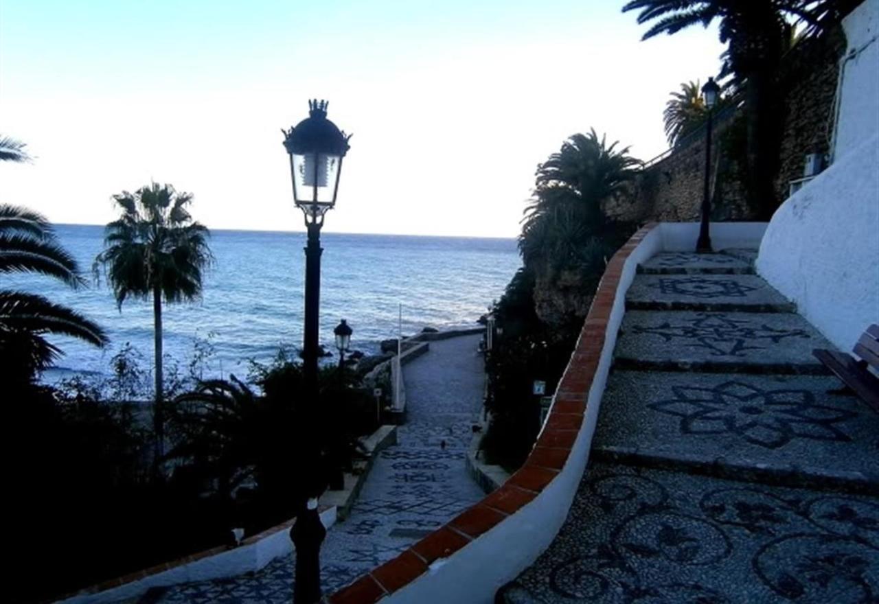 Valparaiso - Burriana Beach Nerja Buitenkant foto