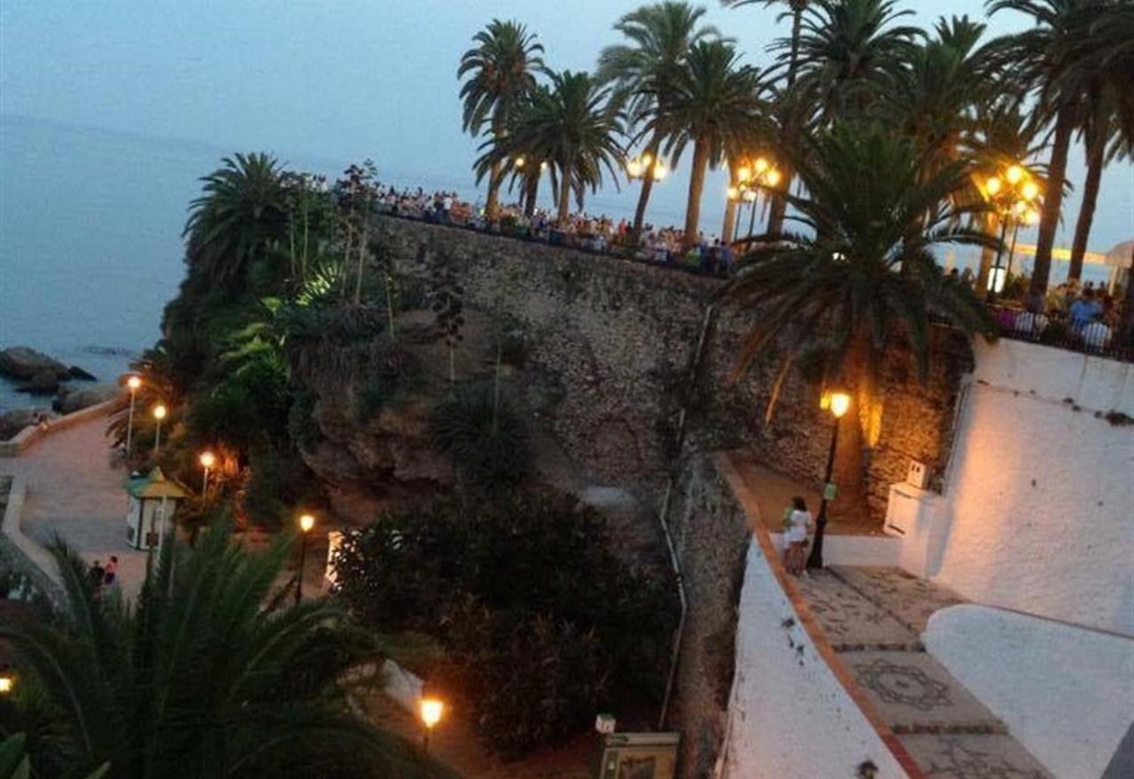 Valparaiso - Burriana Beach Nerja Buitenkant foto