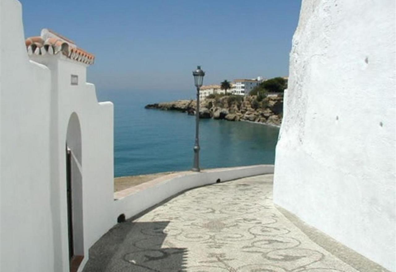 Valparaiso - Burriana Beach Nerja Buitenkant foto